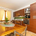 Lägenhet Casa Il Grande Carrubo